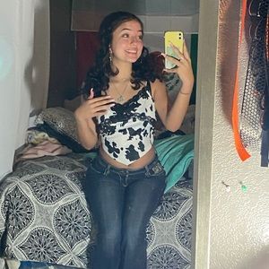 Meet your Posher, Leslie